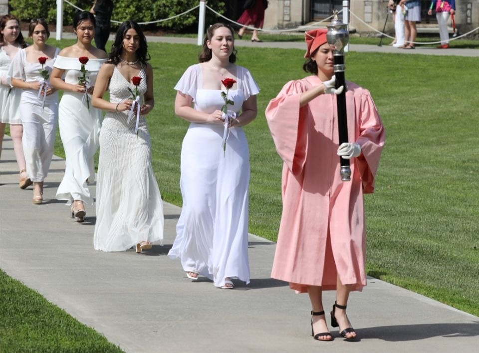 Class of 2022 Officers lead the processional, behind mace bearer Meli N. '23